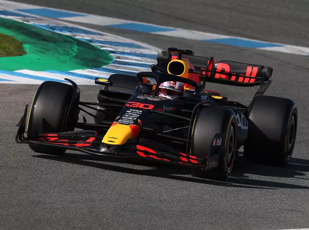 Foto zur News: Liam Lawson: Max Verstappen als Teamkollege bedeutet "extra Druck"