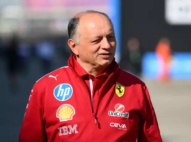 Foto zur News: Charles Leclerc entschuldigt sich bei Ferrari: "Es war ein sehr dummer Unfall"