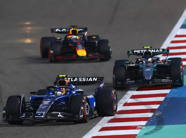 Foto zur News: Verstappen von Zukunftsfragen genervt: "Alle sprechen darüber - nur ich nicht"