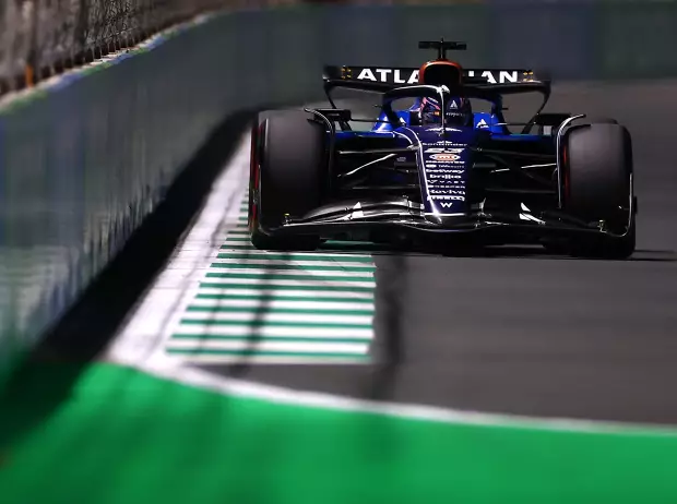 Foto zur News: Alexander Albon: Warum er sich trotz Sainz-Steigerung "keine Sorgen" macht