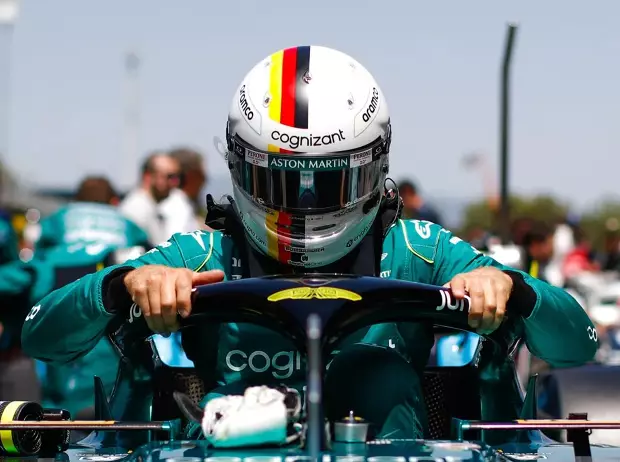 Foto zur News: Darum war Sebastian Vettel vor seiner Rückkehr ins Paddock "extrem nervös"