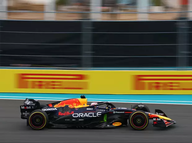 Foto zur News: Verstappen: Unterboden-Update scheint zu wirken, Motor mit Leistungsdefizit?