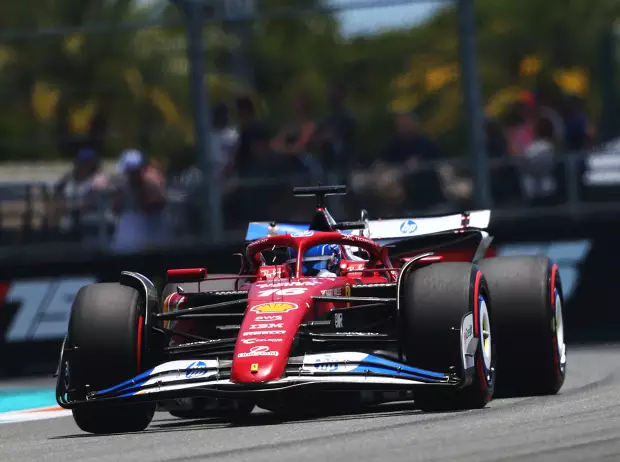 Foto zur News: Leclerc über Ferraris Boxenfunk-Zoff: "Ich denke, ich sage heute mal nichts"