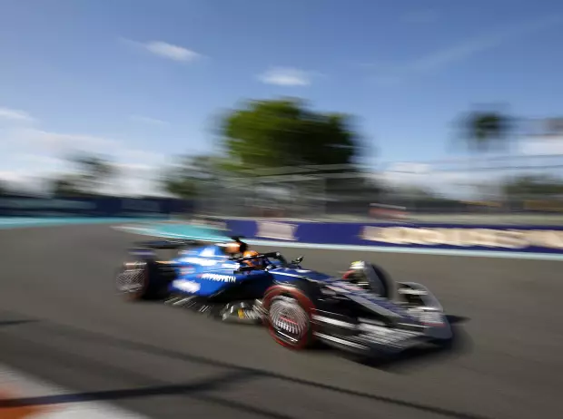 Foto zur News: Sainz und Albon happy: Williams auf Niveau von Mercedes und Ferrari