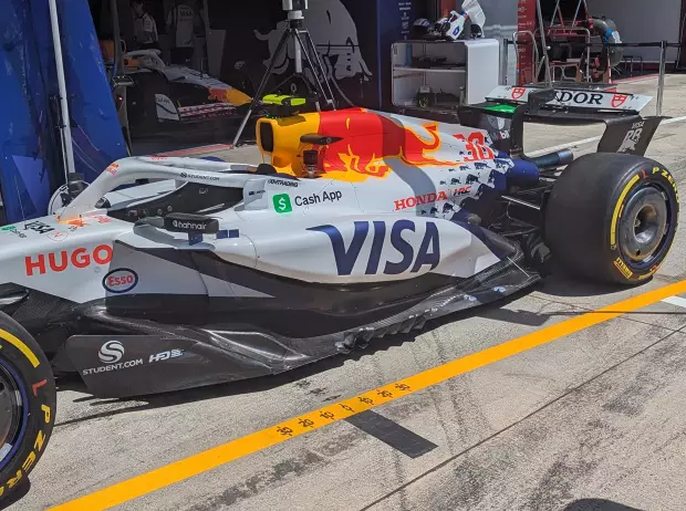Foto zur News: Updates Imola: Aston Martin baut (fast) komplett um