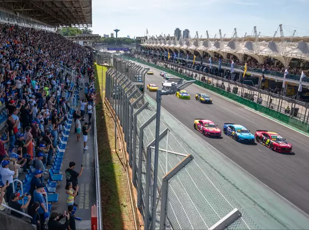 Foto zur News: NASCAR in Brasilien: Rubens Barrichello fährt noch immer - und siegt!