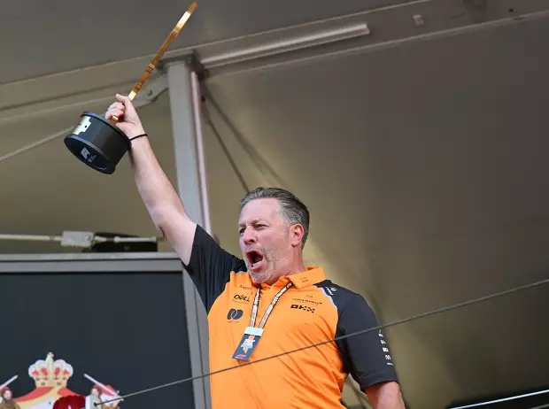 Foto zur News: Wer letzte Nacht am besten geschlafen hat: Zak Brown