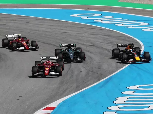 Foto zur News: Verstappen: Entschuldigung "war nicht schwer" - Russell "will es mal glauben"