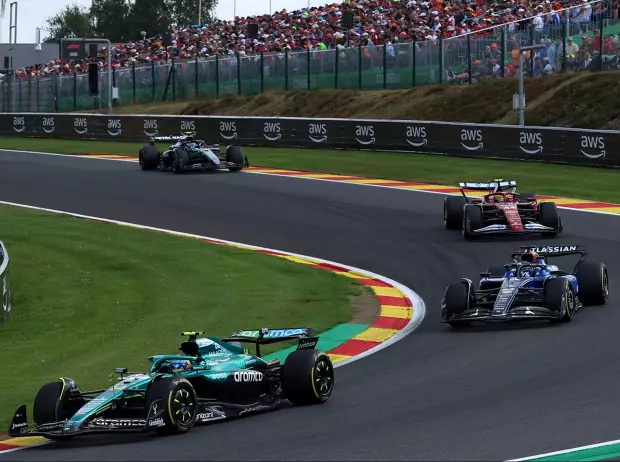 Foto zur News: Ein Williams Top, einer Flop: Kurioser Rollentausch zwischen Albon und Sainz