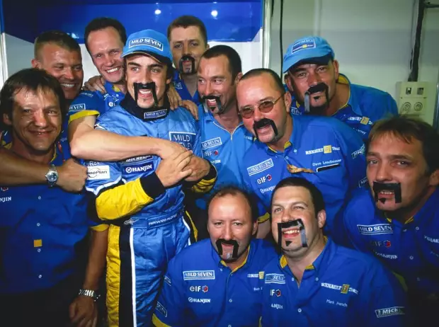 Foto zur News: Wer letzte Nacht am besten geschlafen hat: Fernando Alonso