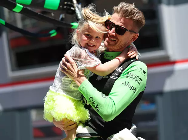 Foto zur News: Max Verstappen: Möchte meine Tochter noch nicht mit zur Strecke nehmen