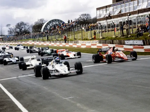 Foto zur News: Meinung: Wie die Formel 1 mit dem Warm-up ein Stück Identität aufgab