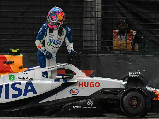 Foto zur News: Formel 1 Singapur: Leclerc räumt Norris ab - in der Boxengasse!