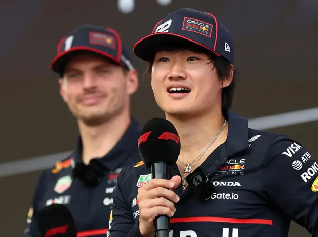 Foto zur News: Tsunoda packt aus: Das steckt wirklich dahinter, dass er hinter Verstappen lag