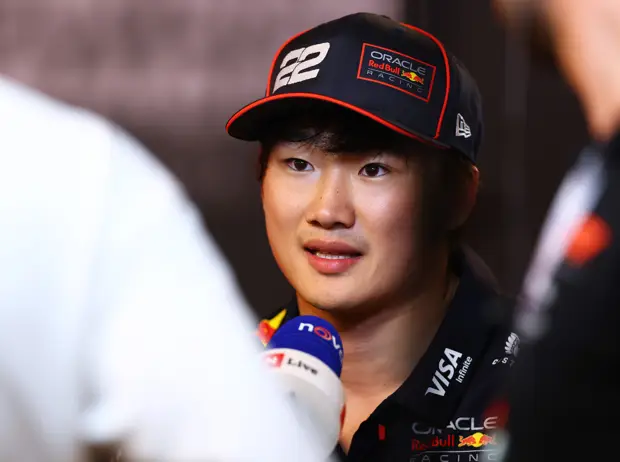 Foto zur News: Yuki Tsunoda erklärt: Windschattenhilfe für Verstappen war nicht einfach