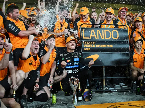 Foto zur News: Lando Norris nach Formel-1-Titelgewinn: "Schwer in Worte zu fassen"