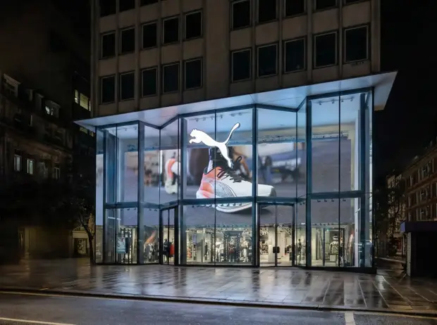 Foto zur News: Fan-Event in London: Aston Martin & PUMA feiern das Team hinter dem Team