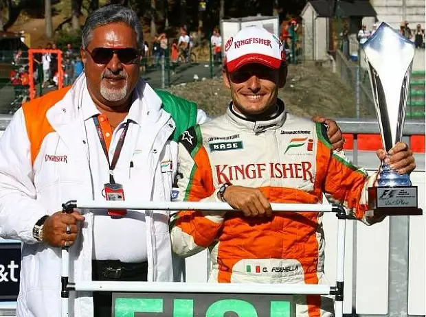 Foto zur News: Mallya: Indischer Formel-1-Playboy mit Ohrring