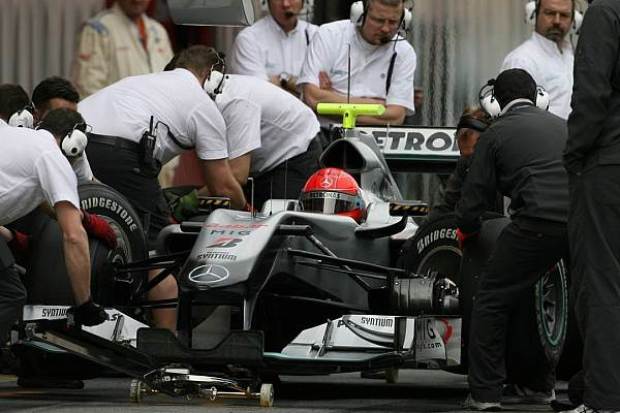 Foto zur News: Hamilton Sieger im finalen Test-Showdown