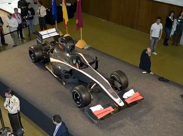 Foto zur News: Formel-1-Countdown 2010: HRT