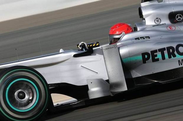 Foto zur News: Qualifying in Bahrain: Vettel knackt Ferrari!