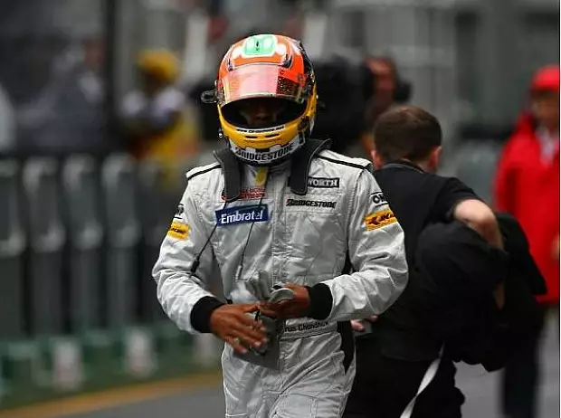 Foto zur News: Wetter verzerrt Training - Hamilton vor Button