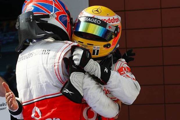 Foto zur News: "Bullen-Kollision" ermöglicht McLaren-Doppelsieg!