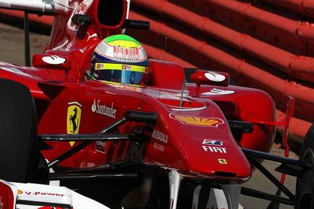 Foto zur News: Favoriten voran: Vettel vor Hamilton