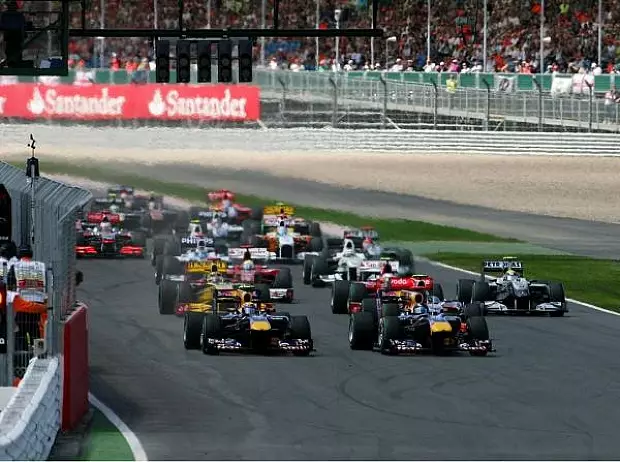 Foto zur News: Webber: "Nummer zwei" siegt in Silverstone!