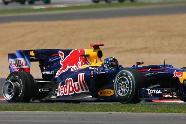 Foto zur News: Webber: "Nummer zwei" siegt in Silverstone!