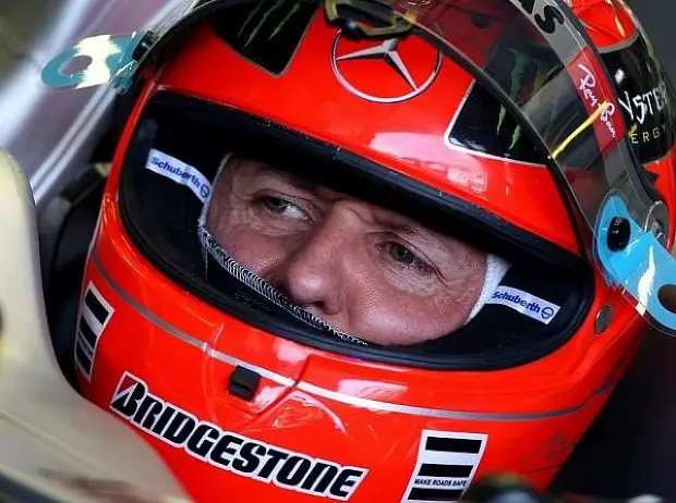 Foto zur News: Ecclestone: "Im Red Bull würde Michael siegen"