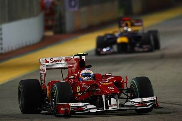 Foto zur News: Singapur: Alonso hält Vettel in Schach!
