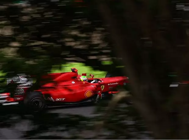 Foto zur News: Vettel fährt in Suzuka überlegene Freitagsbestzeit