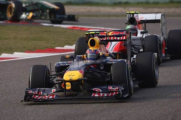 Foto zur News: Falsch gepokert: Vettel verliert gegen Hamilton!