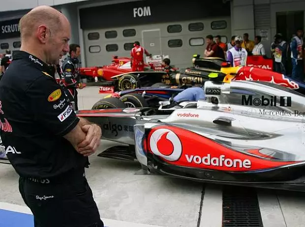 Foto zur News: Newey: Stärken des RB7 und wichtige Entwicklungen