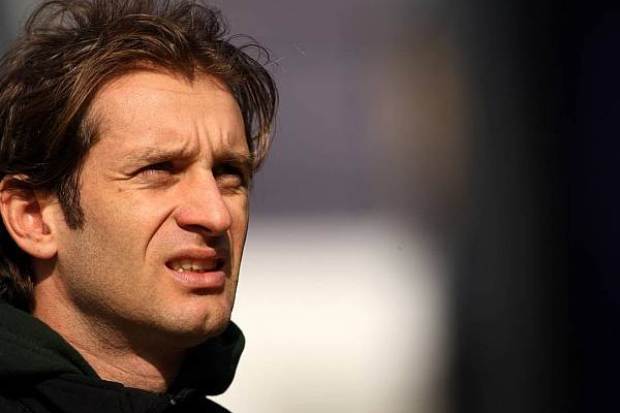 Формула кэри. Клаудио маркизио. Родриго санторо ангелы чарли. Итальянец. Итальянец считавший.