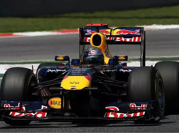 Foto zur News: Red Bull dominiert: Webber erstmals vor Vettel