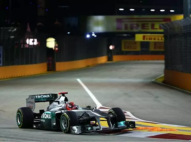 Foto zur News: Singapur: Webber voran, Vettel bleibt Favorit