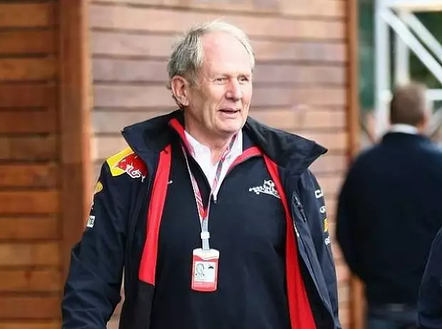 Foto zur News: Zwischengas: Mercedes verdächtigt Red Bull