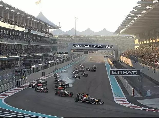 Foto zur News: Erlösender Sieg für Hamilton in Abu Dhabi