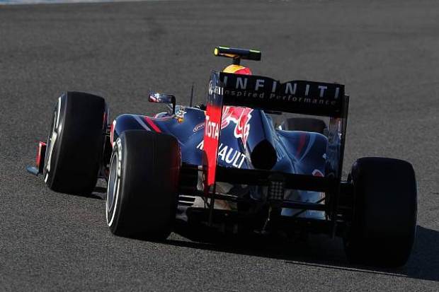Foto zur News: Jerez: Alter Mercedes schlägt neuen Red Bull