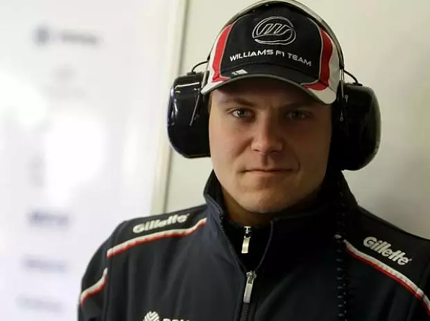 Foto zur News: Young-Driver-Test in Silverstone: Alle Augen auf Bottas