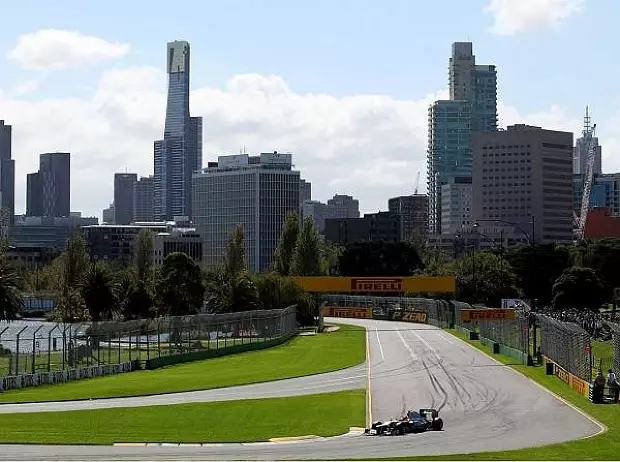 Foto zur News: Melbourne: McLaren vor Grosjean und Schumacher