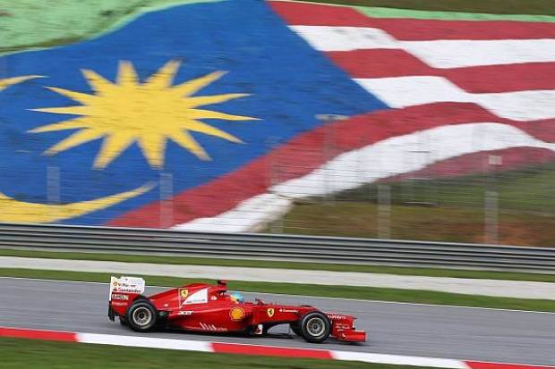 Foto zur News: Hamilton klar vor Schumacher, Vettel in Lauerstellung