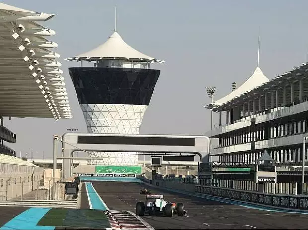 Foto zur News: Pirelli in Abu Dhabi: Weich und unvorhersehbar