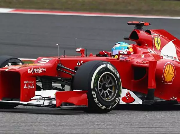 Foto zur News: Silberne erste Startreihe in China: Endlich Rosberg!