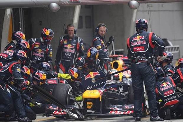 Foto zur News: Vettel: "Müssen einen ordentlichen Zacken zulegen"