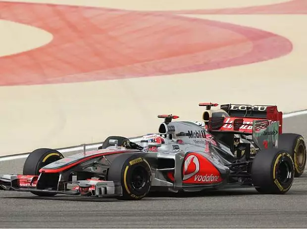 Foto zur News: Bahrain: Vettel siegt vor Lotus-Duo