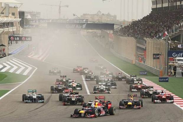 Foto zur News: Bahrain: Vettel siegt vor Lotus-Duo
