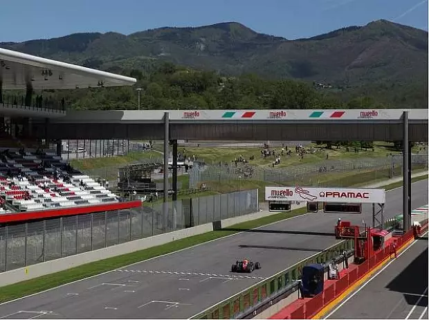 Foto zur News: Erfolgreiche Mugello-Premiere für Vettel